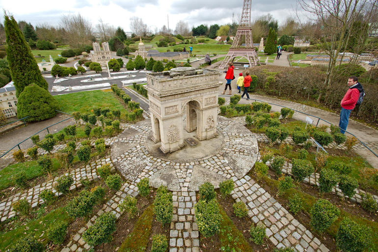 Парк развлечений «Франция в миниатюре»