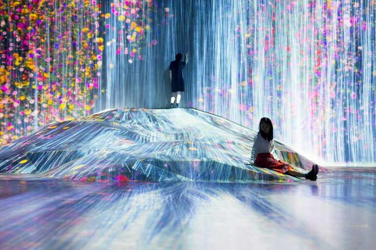 Будоражащий сознание музей цифровых искусств в токио