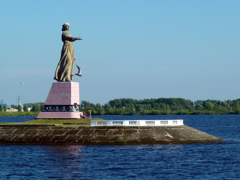 Архитектурный памятник «Мать-Волга»