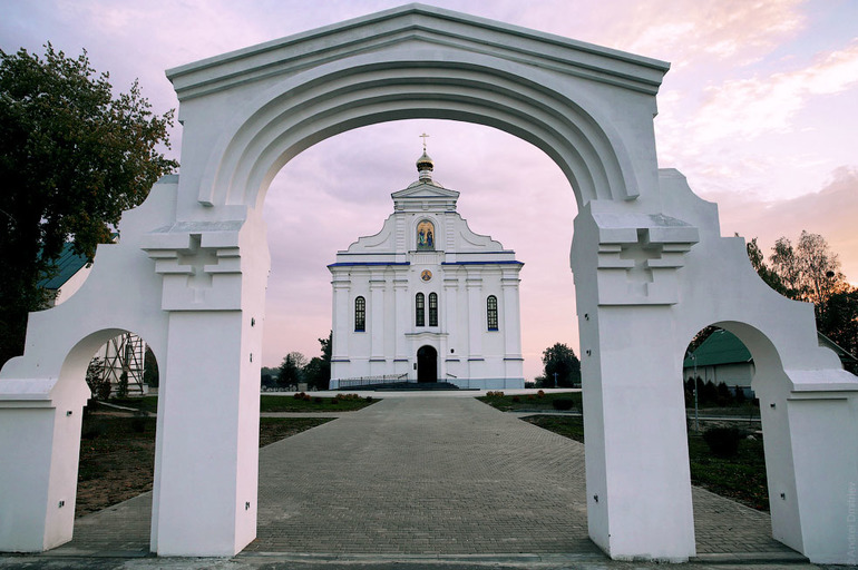 Самые красивые и уникальные дворцы и храмы, расположенные поблизости Минска