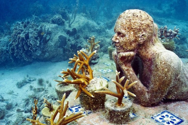 Скульптуры на дне карибского моря
