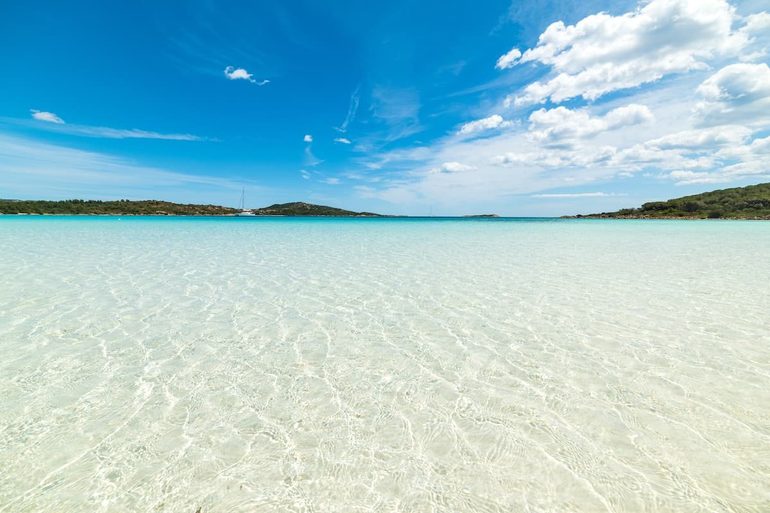 Усыпанные бисером белоснежные пляжи Сардинии