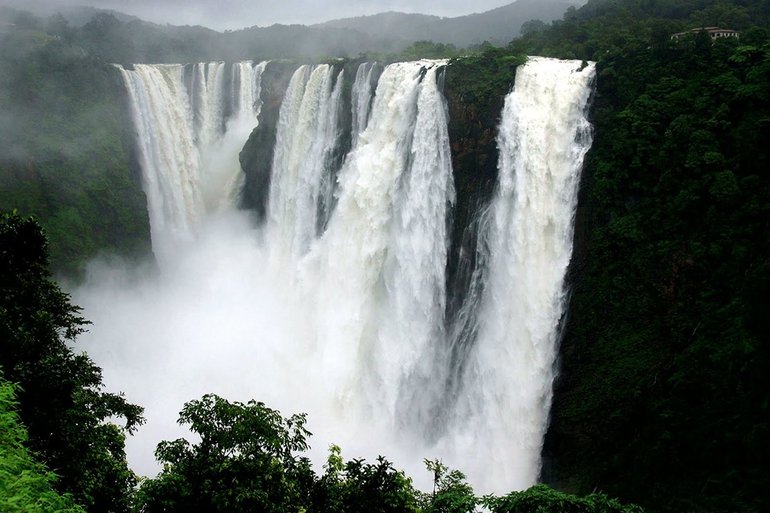 Водопад Джог находится в Индии